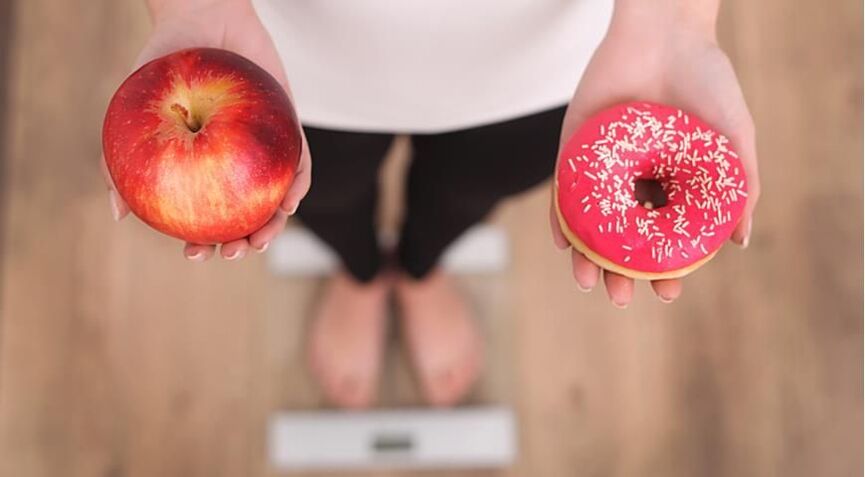 choosing between healthy and unhealthy foods